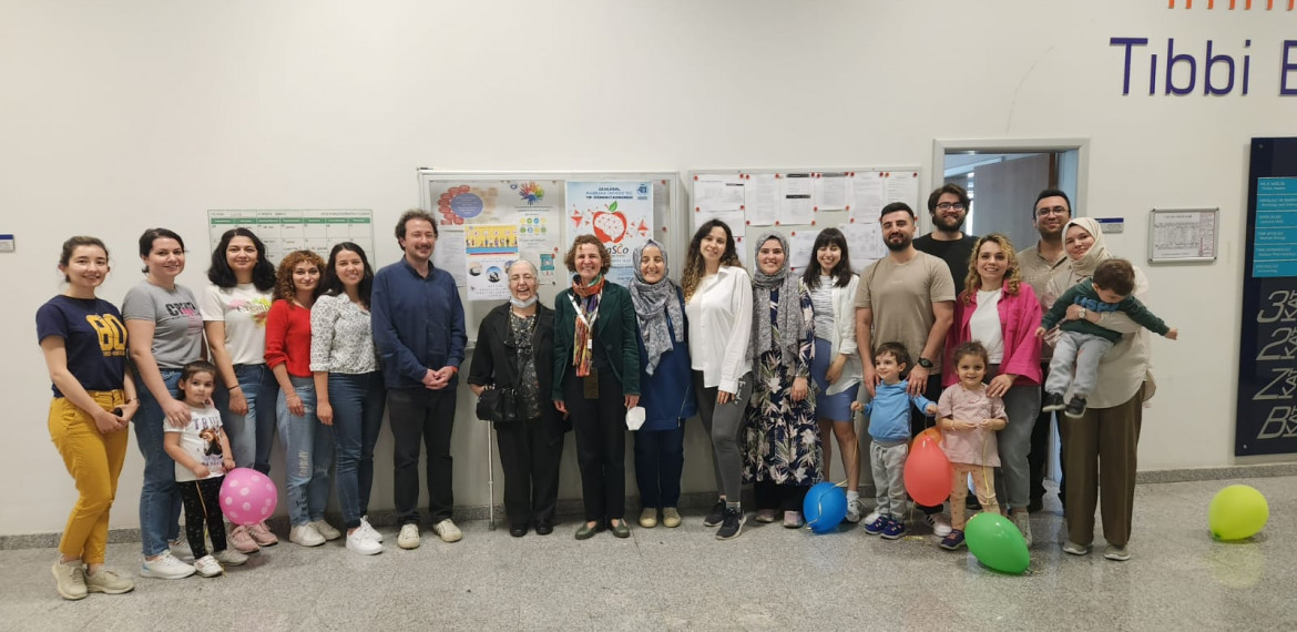 Engellilik haftasını (10 Mayıs-16 Mayıs) Marmara Üniversitesi Tıp Fakültesi Halk Sağlığı  Anabilim Dalı ailesi olarak hep beraber  kutladık. Engelliler haftası kutlu olsun.